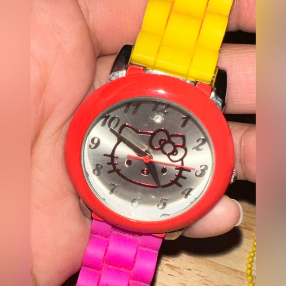 Hello Kitty Watch - Picture 2 of 3
